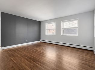 6120-6122 N Kenmore Ave #3W, Chicago, IL 60660