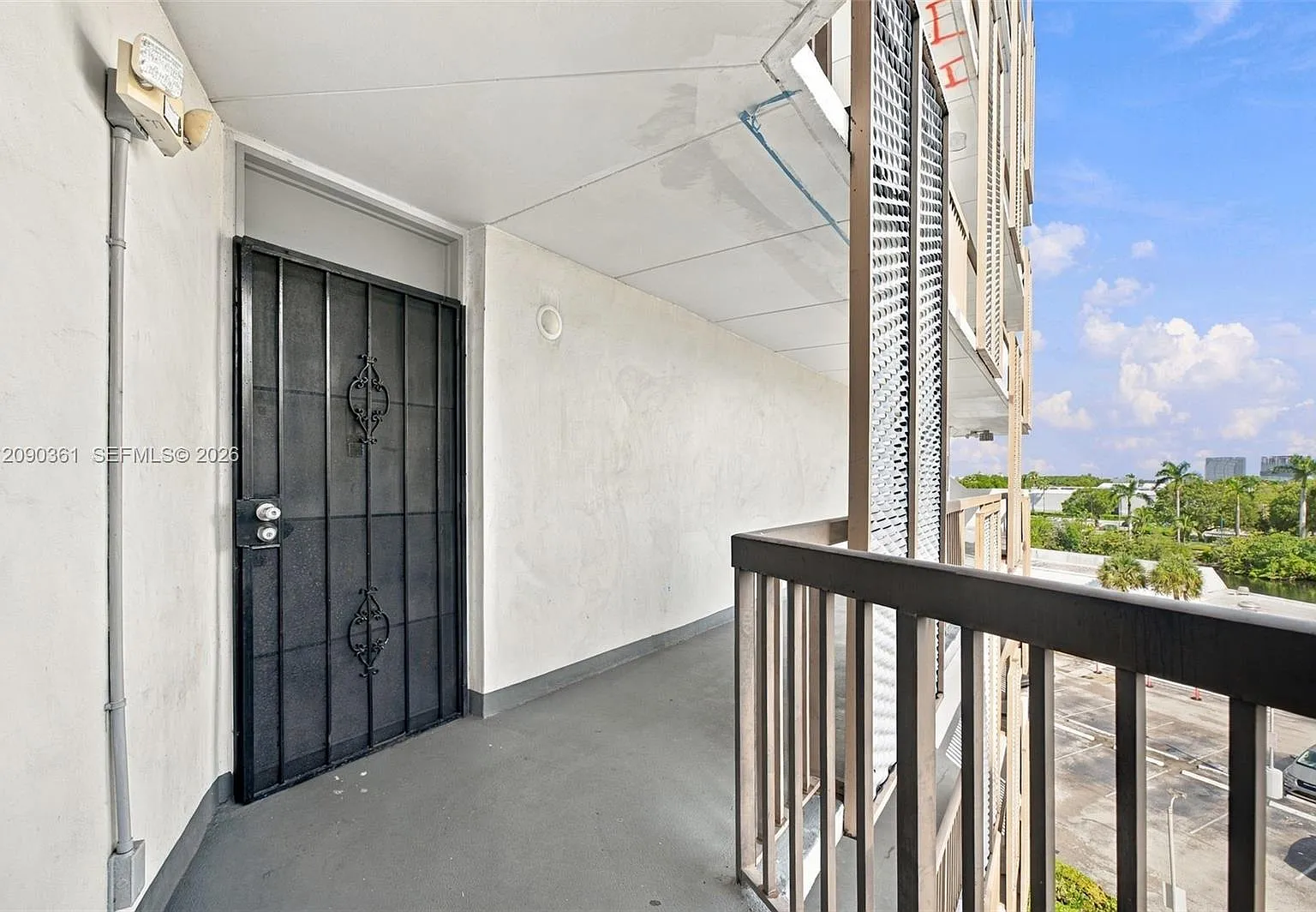 Ensenada Condo Bldg E-Ii — Photo 1