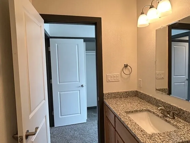 12710 San Jacinto Ave NE — Photo 22