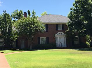6615 N Hillcrest Ave, Nichols Hills, OK 73116