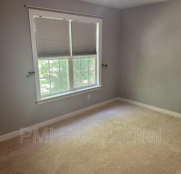1213 Hawkins Wood Cir — Photo 11