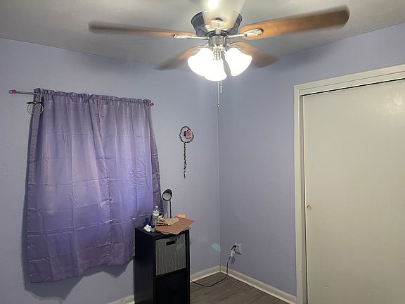 4th image of 104 E Pearl St