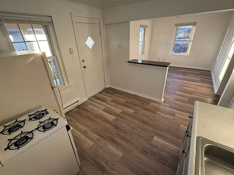 2918 Walnut St — Photo 7