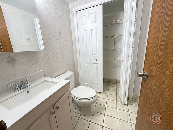 4th image of 2043 Hermany Ave #1