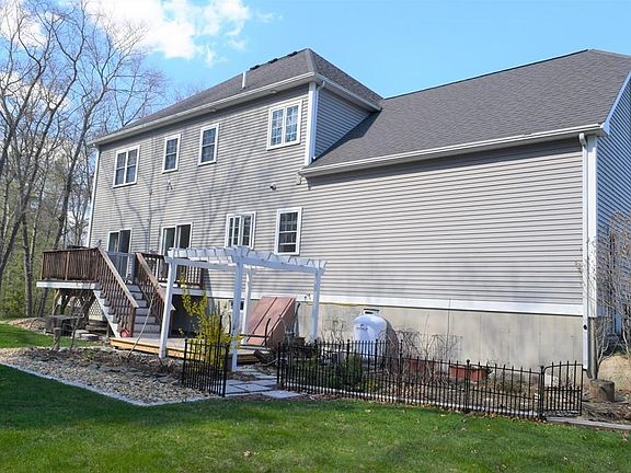 5th image of 34 Paddock Dr