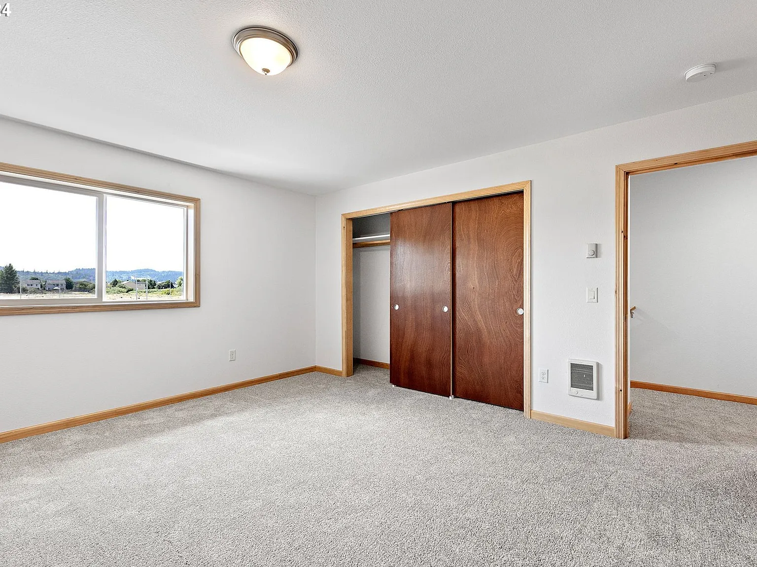2 bed, 1.5 bath, 1330 sqft, $1,900 — Photo 3