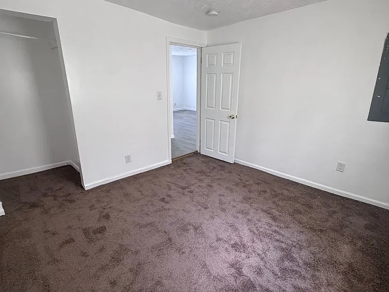 1841 King Ave — Photo 7