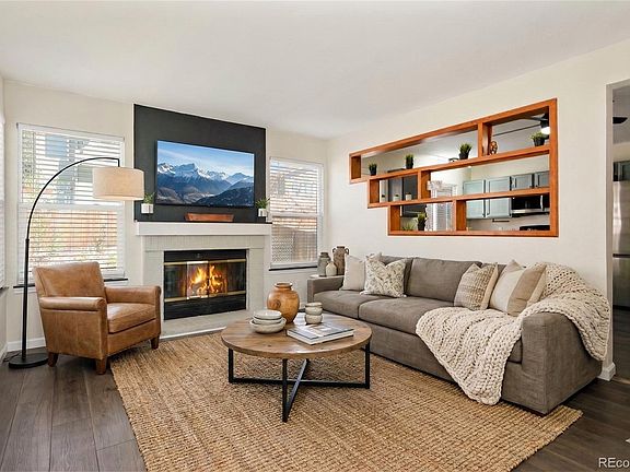 4th image of 581 Longfellow Lane