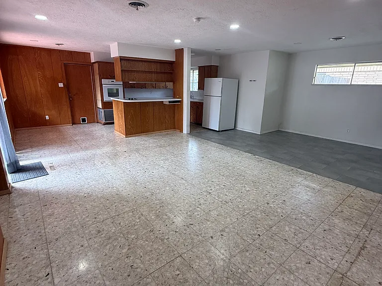 4637 Wilma Dr — Photo 10
