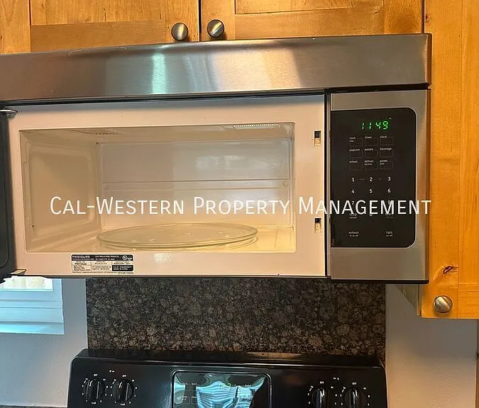 250 Palo Alto Ave #1 — Photo 30