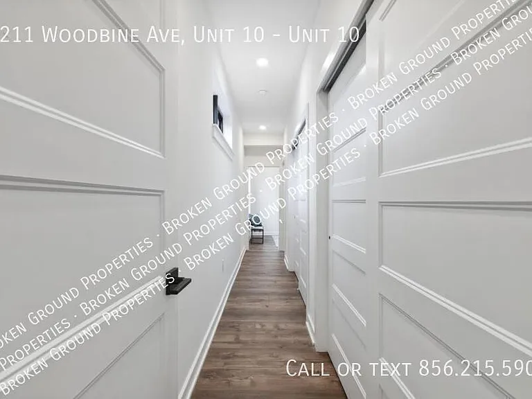6211 Woodbine Ave #10 — Photo 2