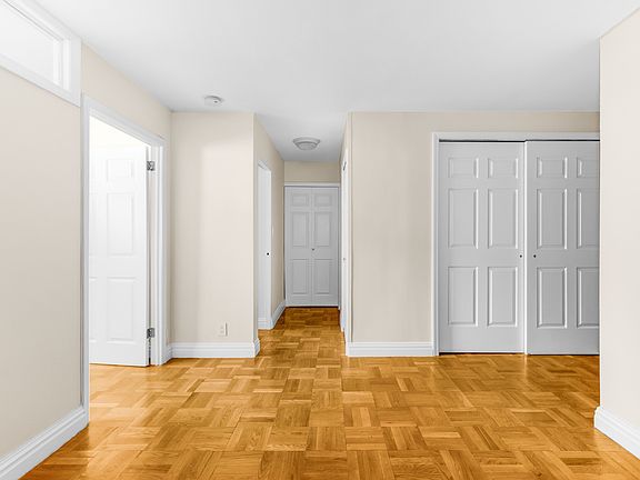 5th image of 330 W 45th St APT 6