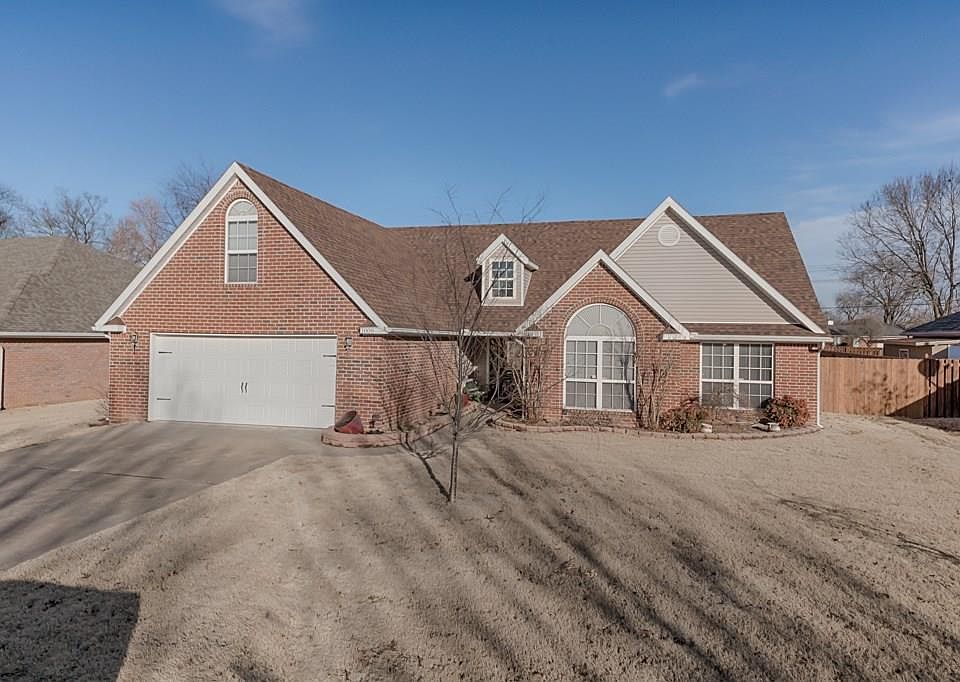 1st image of 1009 N Mallard Ln