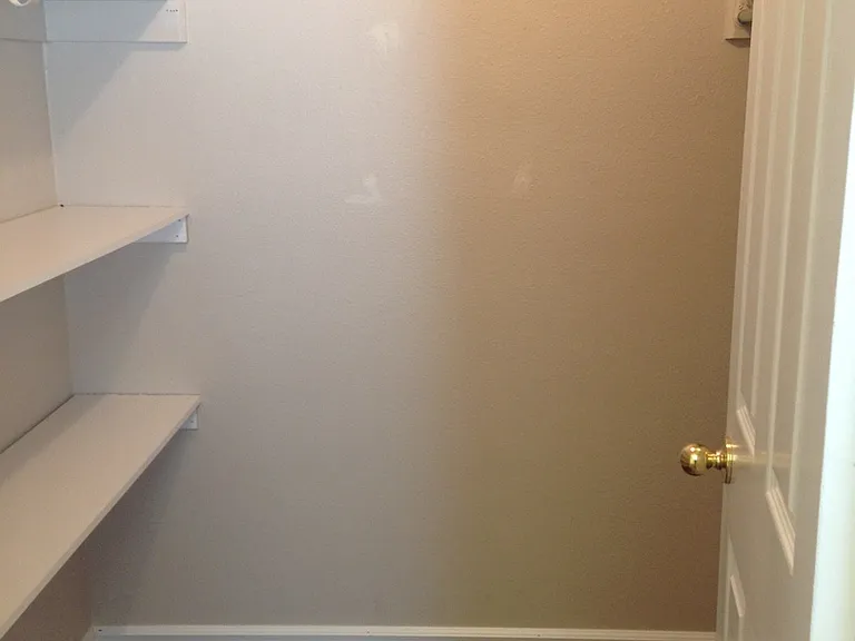 1639 E Saint Charles Pl — Photo 6