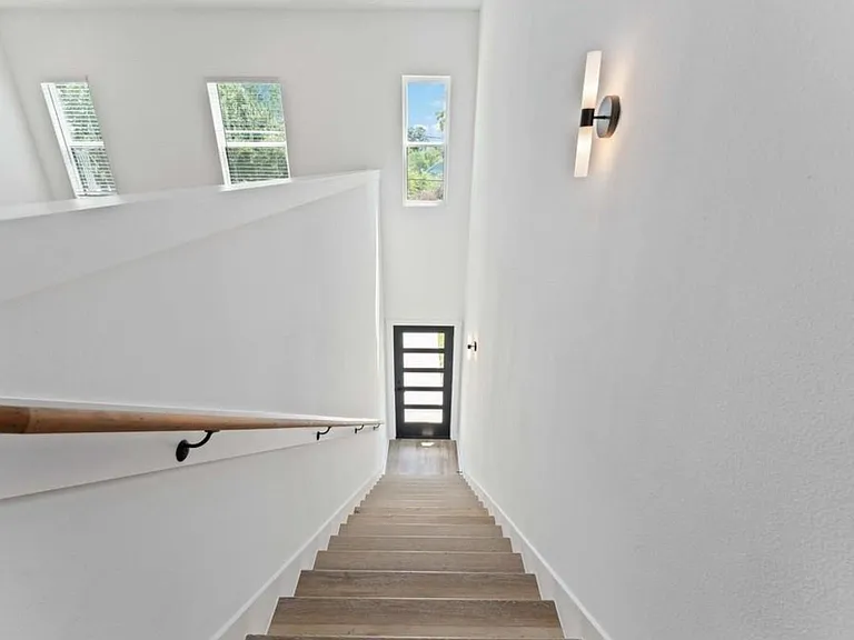 8023 Cora St #B — Photo 9