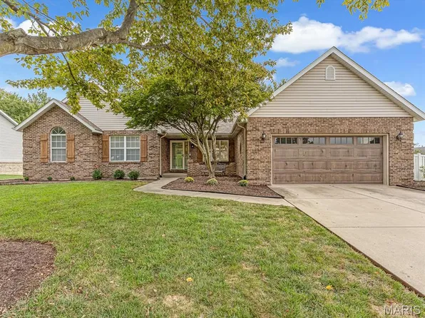 1608 Easthaven Dr, Belleville, IL 62220