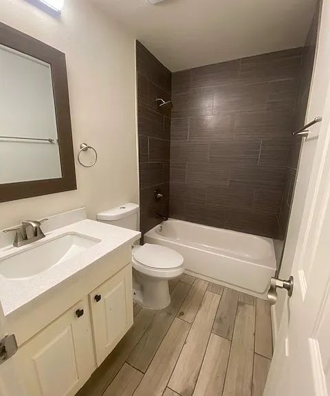 2662 W Isabella Ave — Photo 2