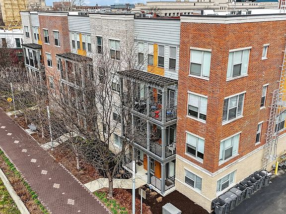 3rd image of 110 E North St
