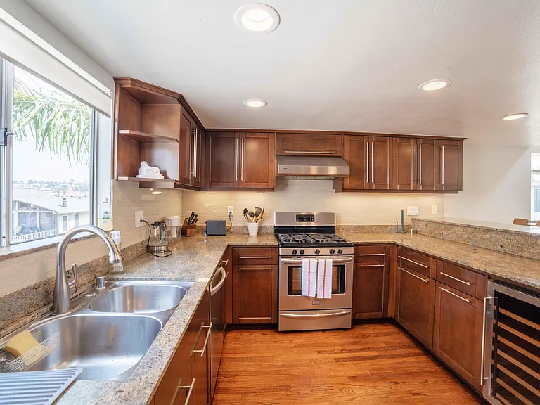 1107 Loma Dr #A — Photo 7