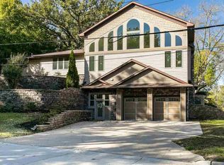 901 W Park Rd, Iowa City, IA 52246