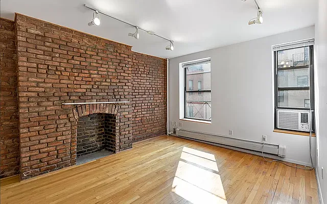 Rented by Compass | media 18