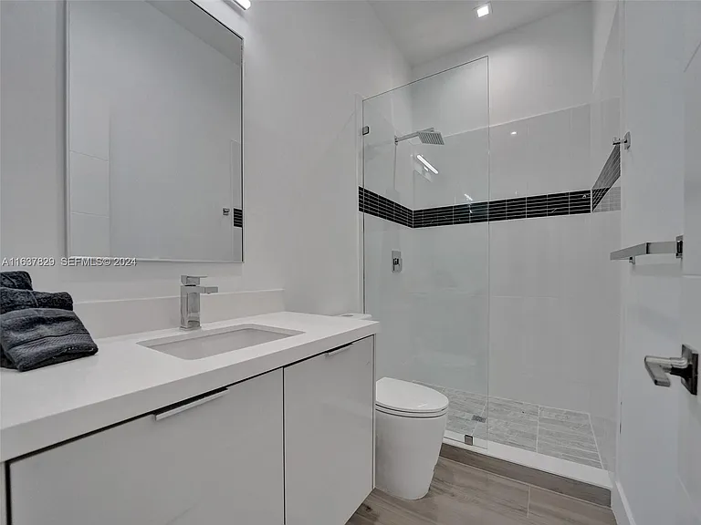 1222 NE 15th Ave — Photo 30