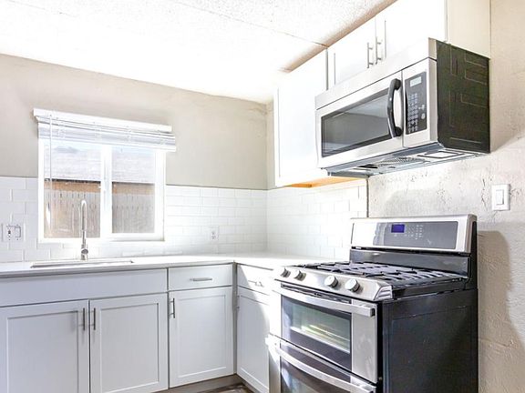 4th image of 419 W 9th St APT A