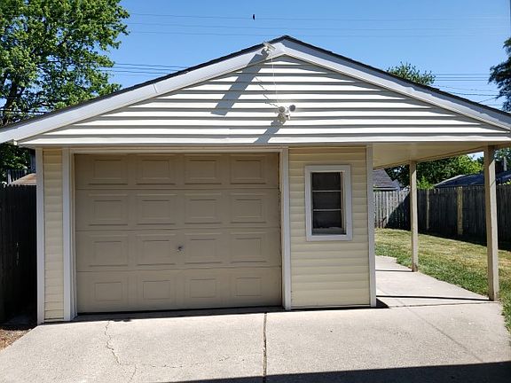3rd image of 1821 E Granet Ave