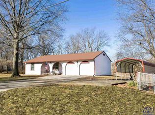 3813 NE Kimbal Rd, Topeka, KS 66617