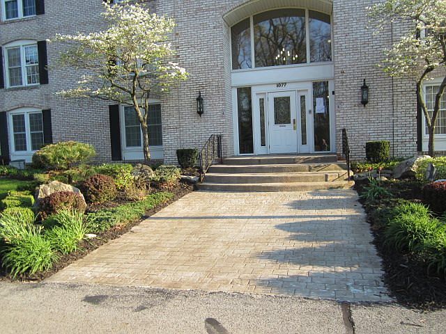1st image of 1077 Greenleaf Blvd APT 115