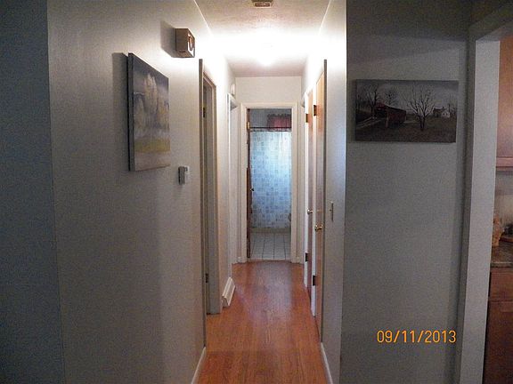 3rd image of 10 Randall Dr