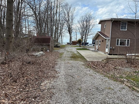 4th image of 13478 Old Lake Rd #22