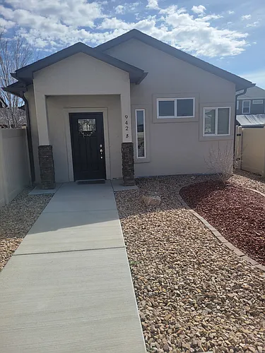 942 Golden Jubilee Dr #B Photo 1