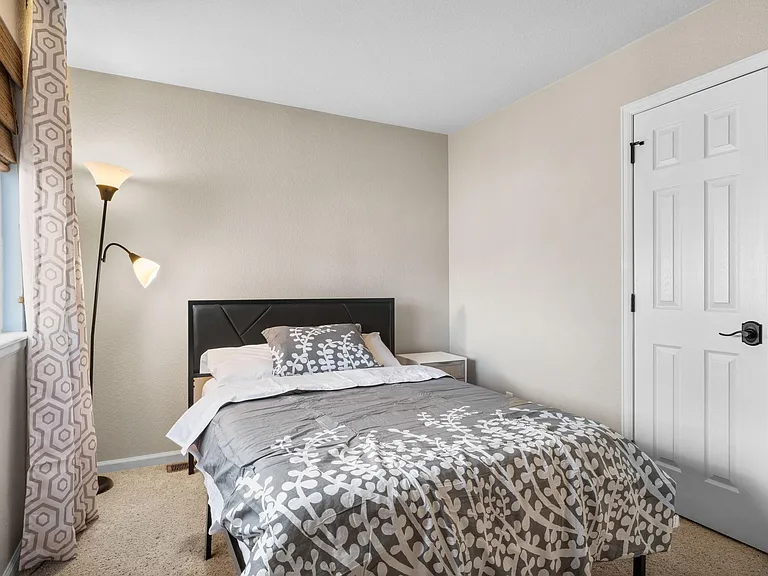 2771 Calkins Pl — Photo 41