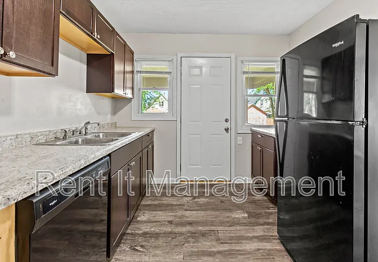 3314 Franklin St — Photo 13