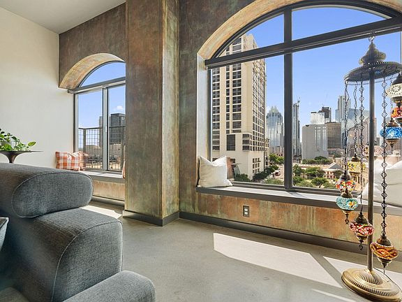 4th image of 507 Sabine St APT 605