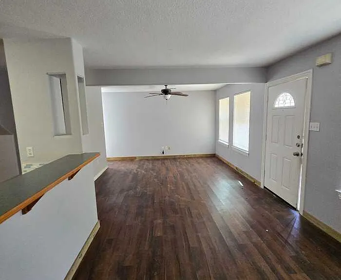 11018 Shady Oaks Dr — Photo 6