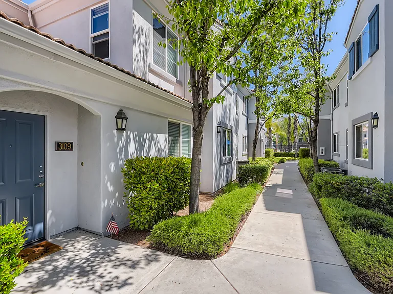 Santa Rosa Apartments — Photo 21
