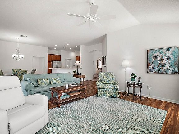 4th image of 963 Hart Dr