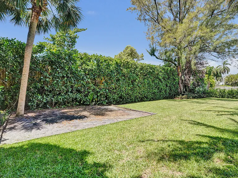248 Codrington Dr — Photo 51