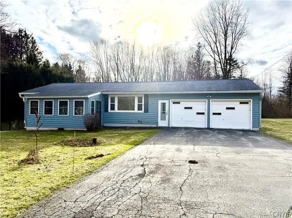 8403 N Henry Clay Blvd, Clay, NY 13041