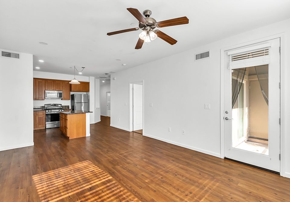 1st image of 2504 Memory Ln #304