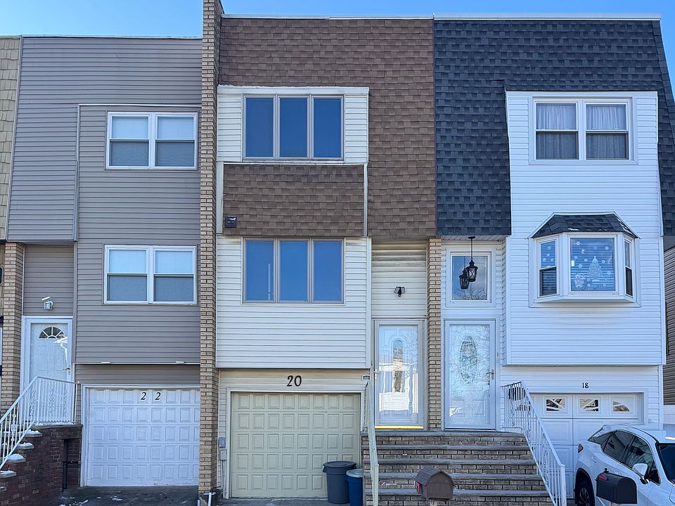 1st image of 20 Dogwood Dr
