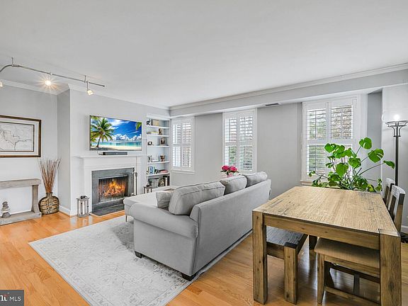 4th image of 800 S Saint Asaph St APT 218