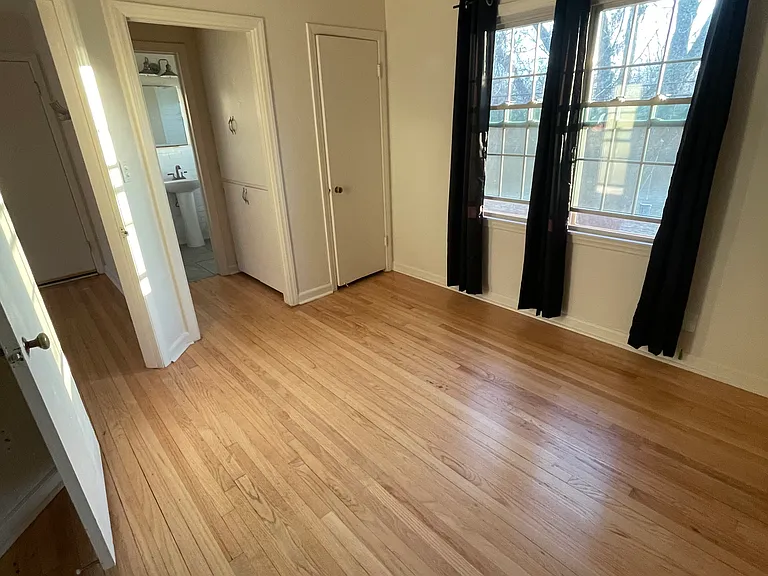 4414 N Harvey Pkwy #B — Photo 6