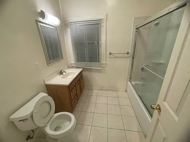 252 Wayne Ave #B — Photo 6
