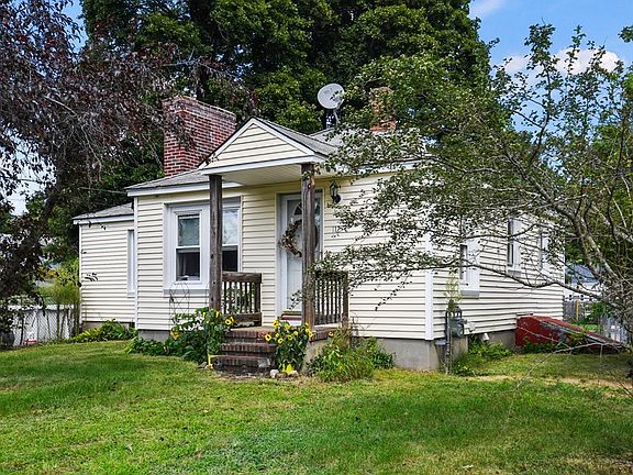 2nd image of 112 Montrose St