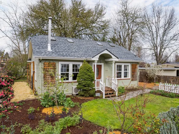 1900 Garfield St, Eugene, OR 97405
