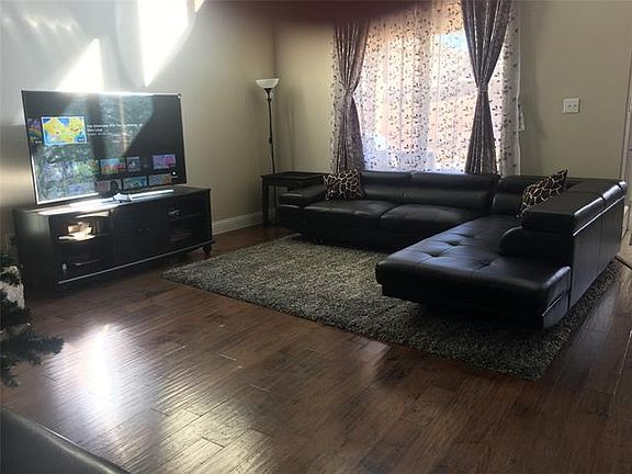 5th image of 3445 Palm Lake Dr