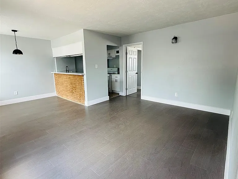 1125 Ann St #13 — Photo 2